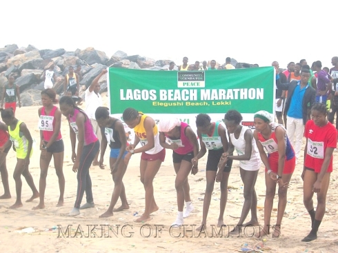 The female athletes about to kick off their race at the 2014 Lagos International Beach Marathon